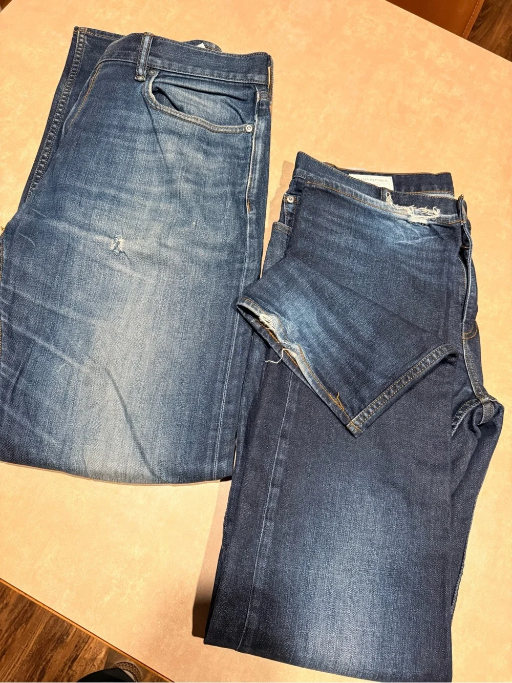 Banana Republic Men's Straight Jeans in Mid Blue Wash